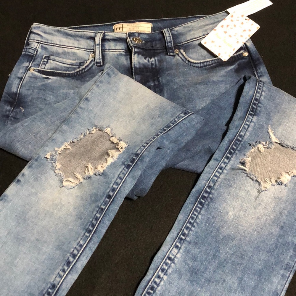 🆕 Free People Busted Skinny Jeans - Picture 3 of 5